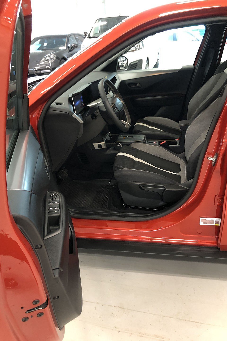Vehicle Image 12