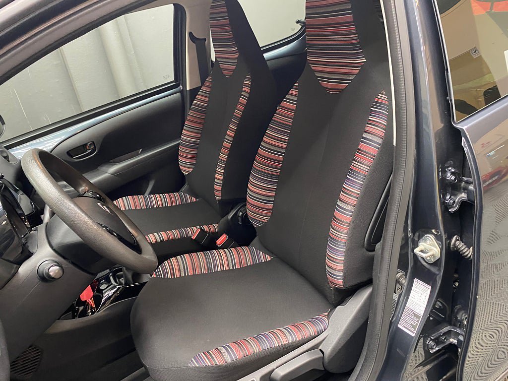 Vehicle Image 6