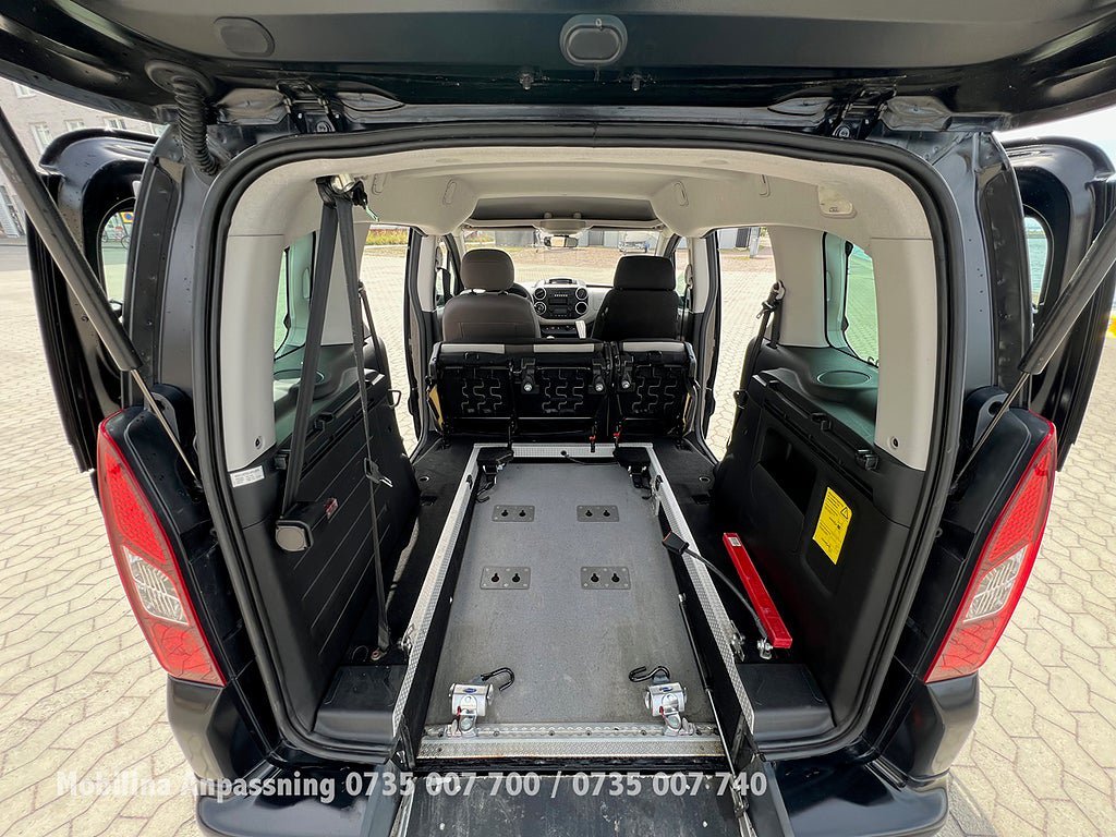 Vehicle Image 22