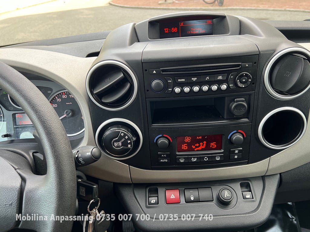 Vehicle Image 30