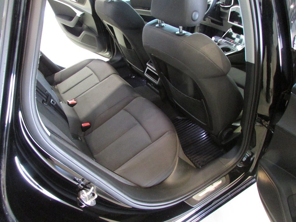 Vehicle Image 11