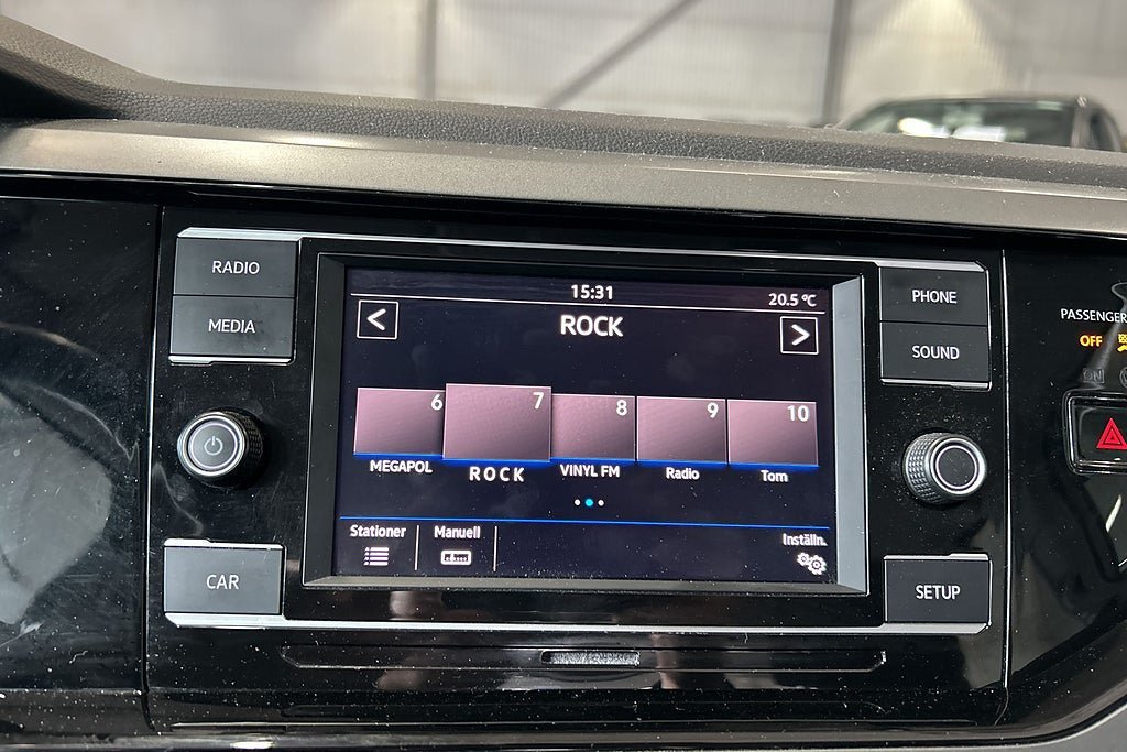 Vehicle Image 22