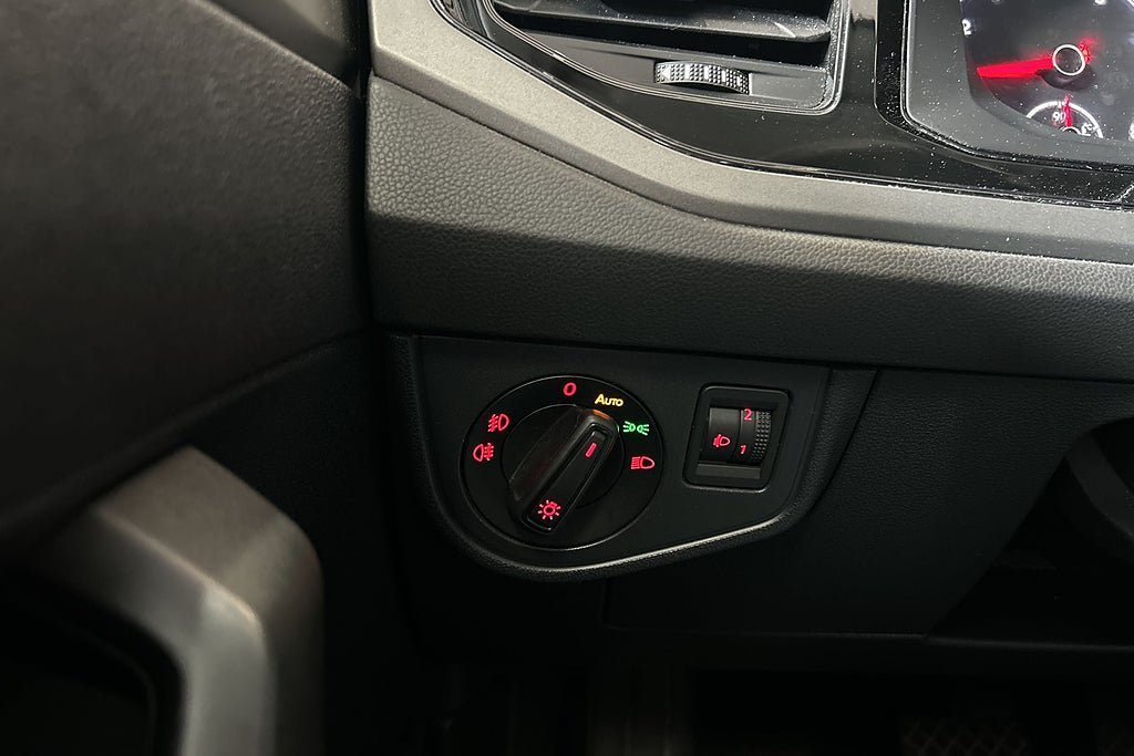 Vehicle Image 24