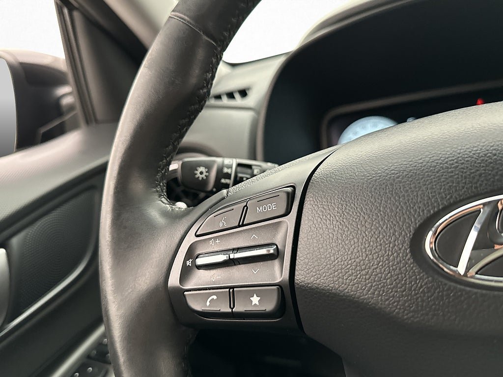 Vehicle Image 26
