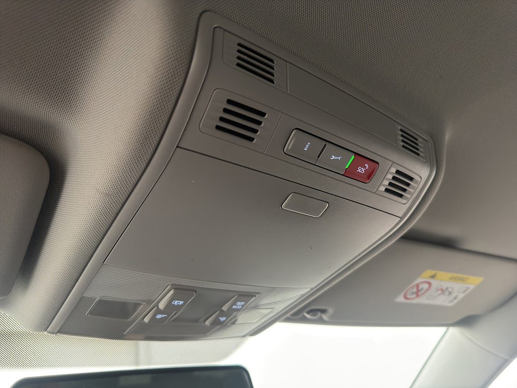 Vehicle Image 26