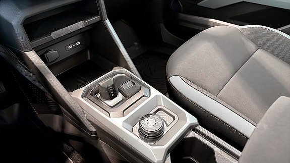 Vehicle Image 24