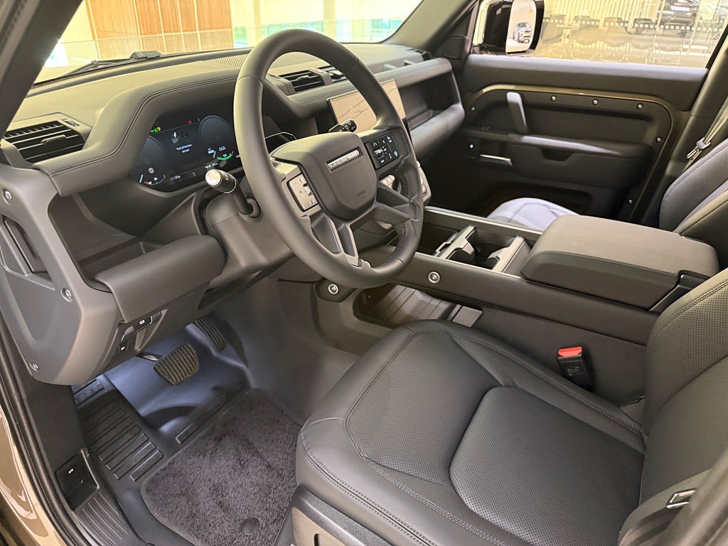 Vehicle Image 12