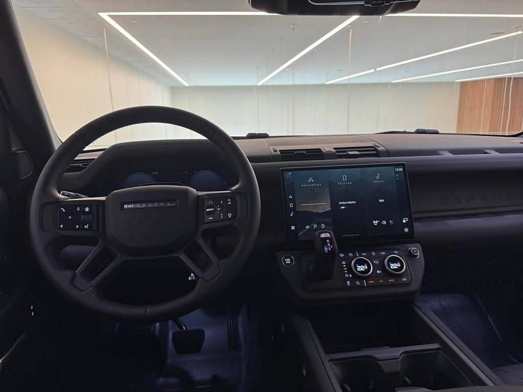 Vehicle Image 16
