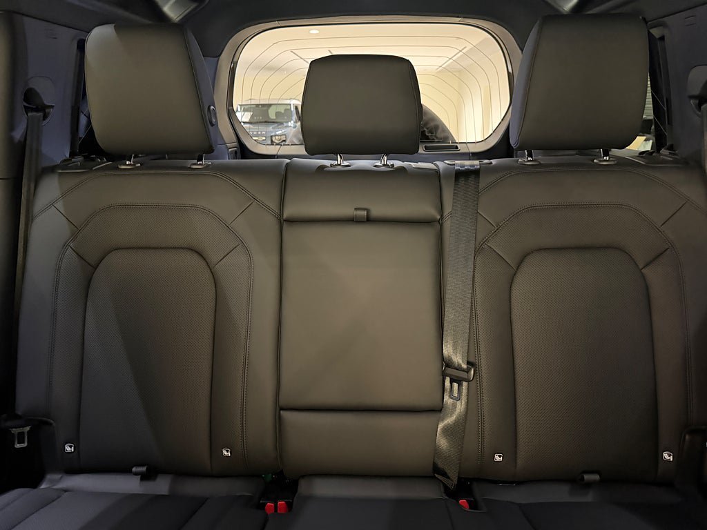 Vehicle Image 21