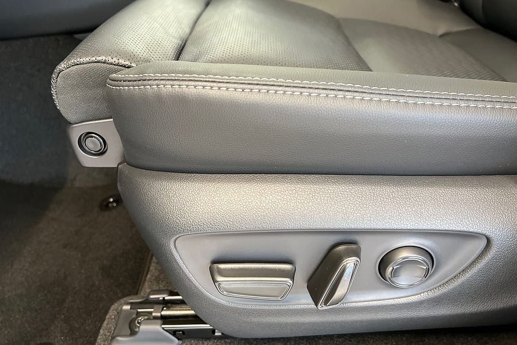Vehicle Image 22