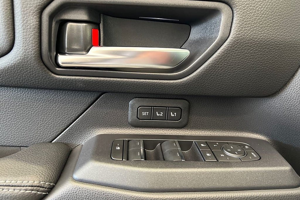 Vehicle Image 23