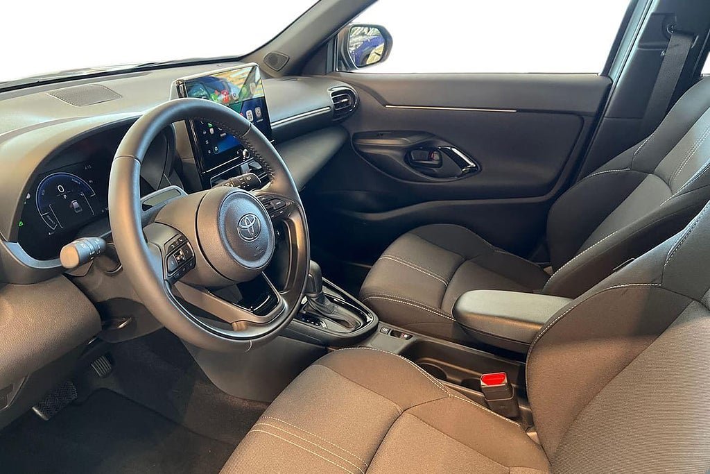 Vehicle Image 12