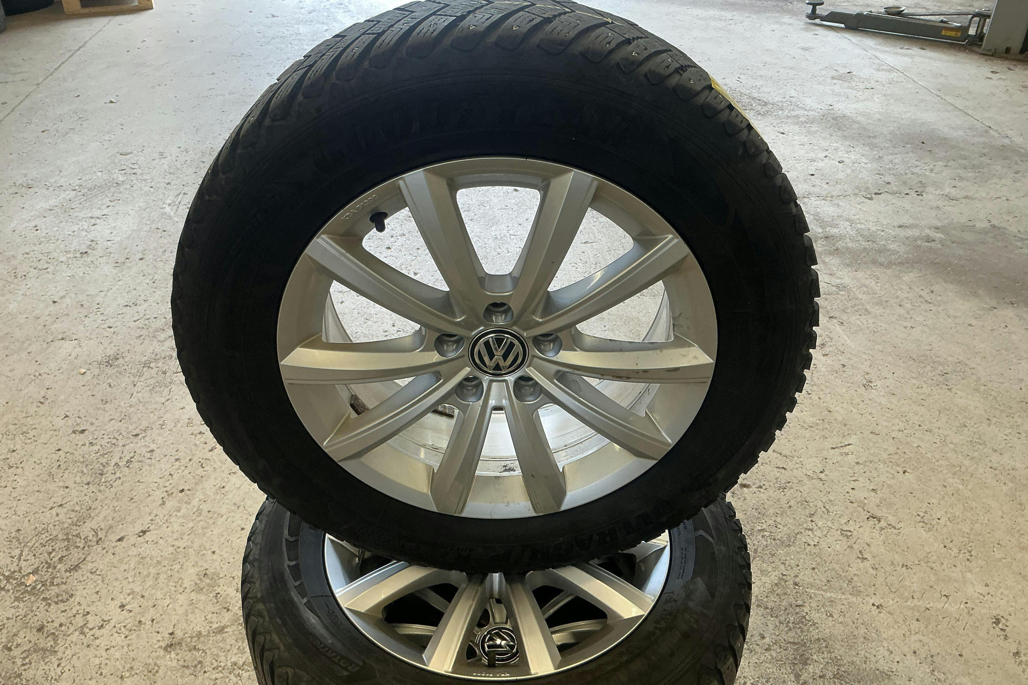 Vehicle Image 15