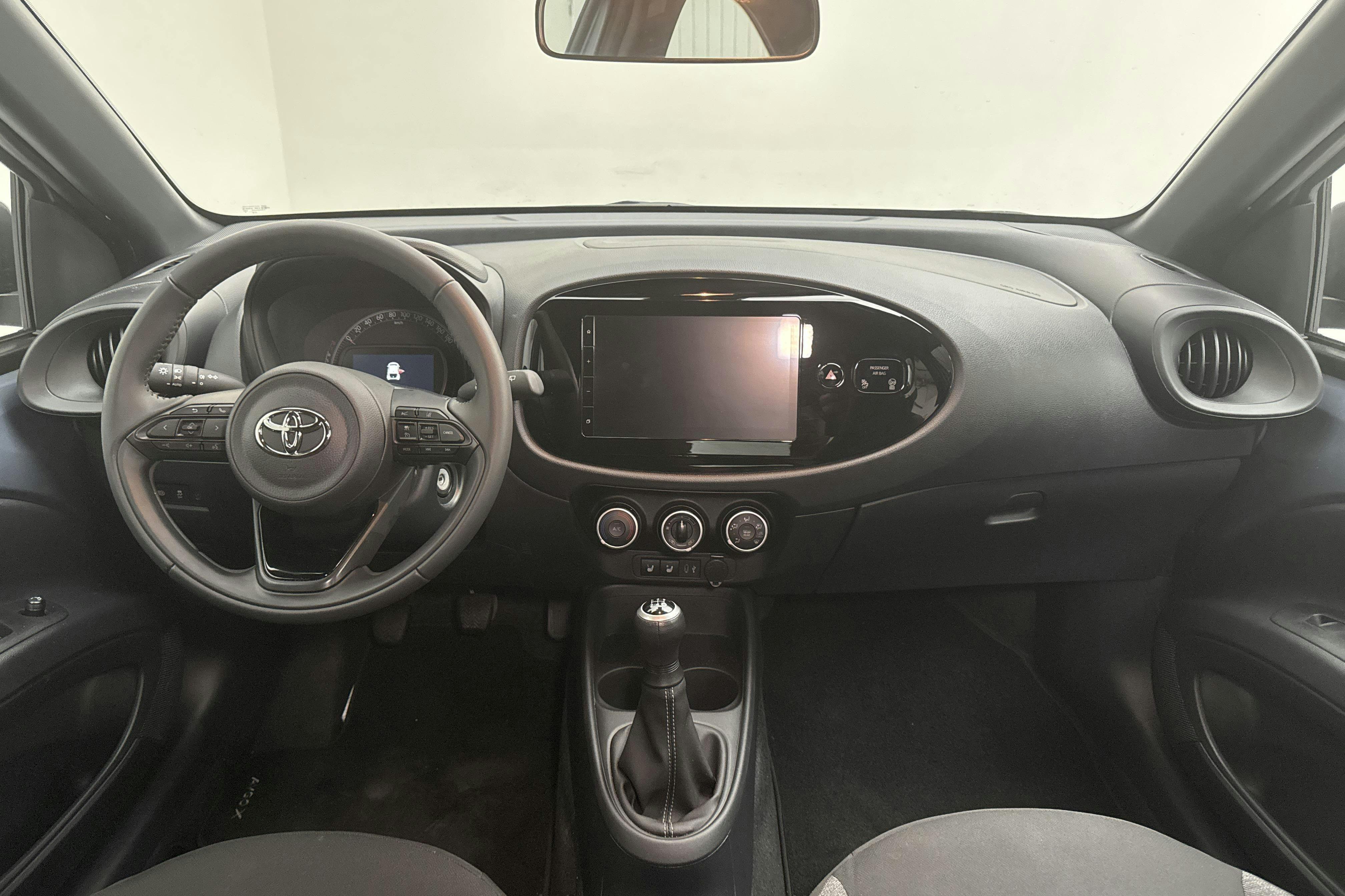 Vehicle Image 6
