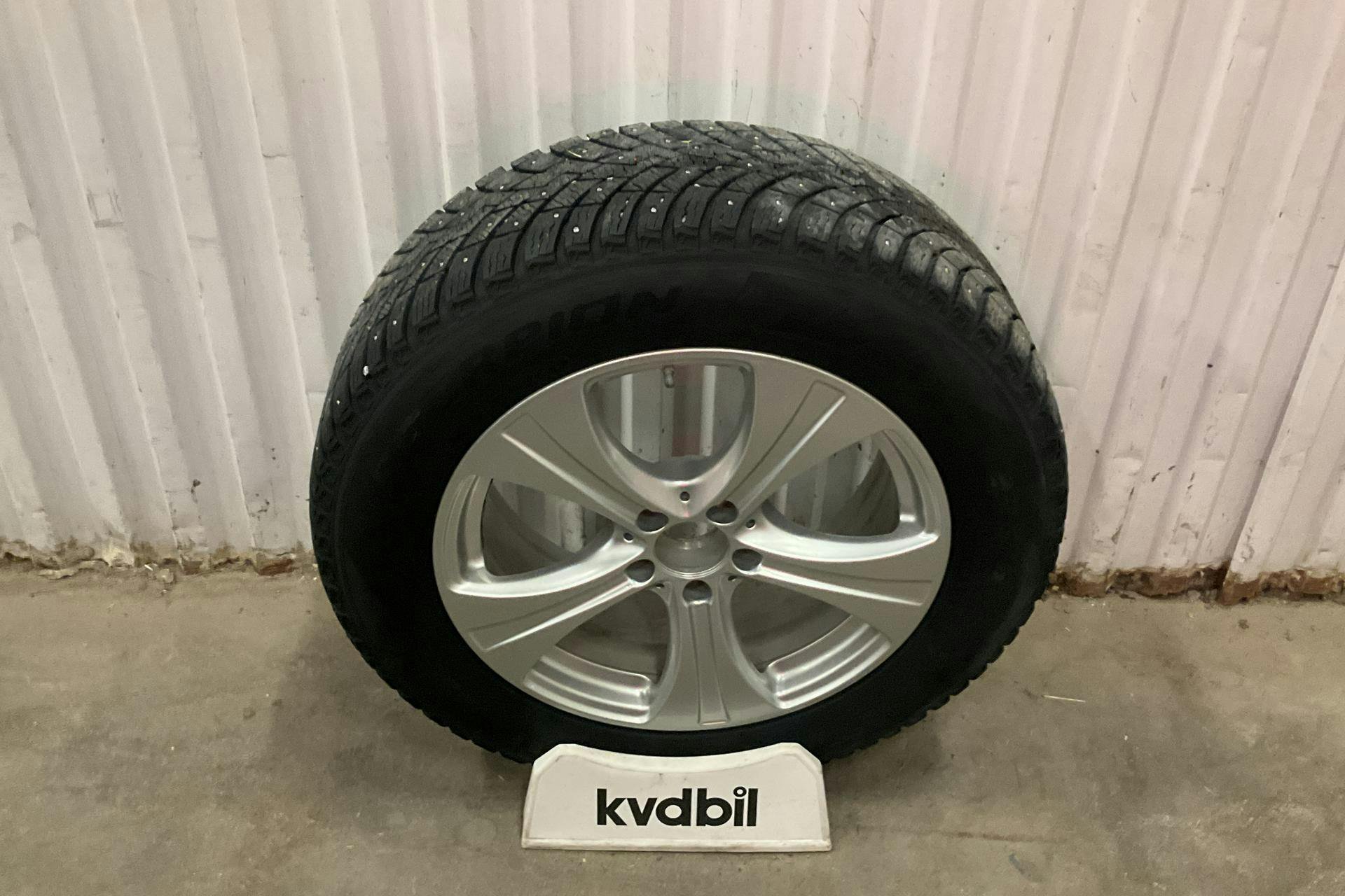 Vehicle Image 17