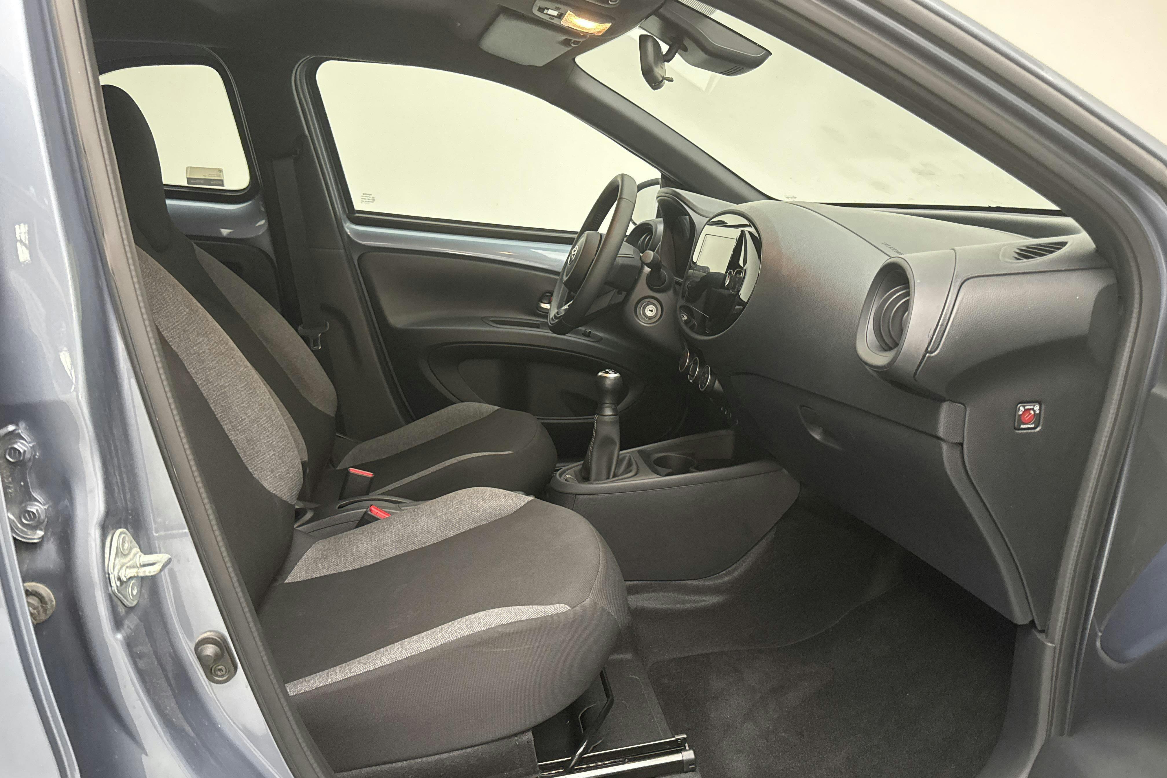 Vehicle Image 7