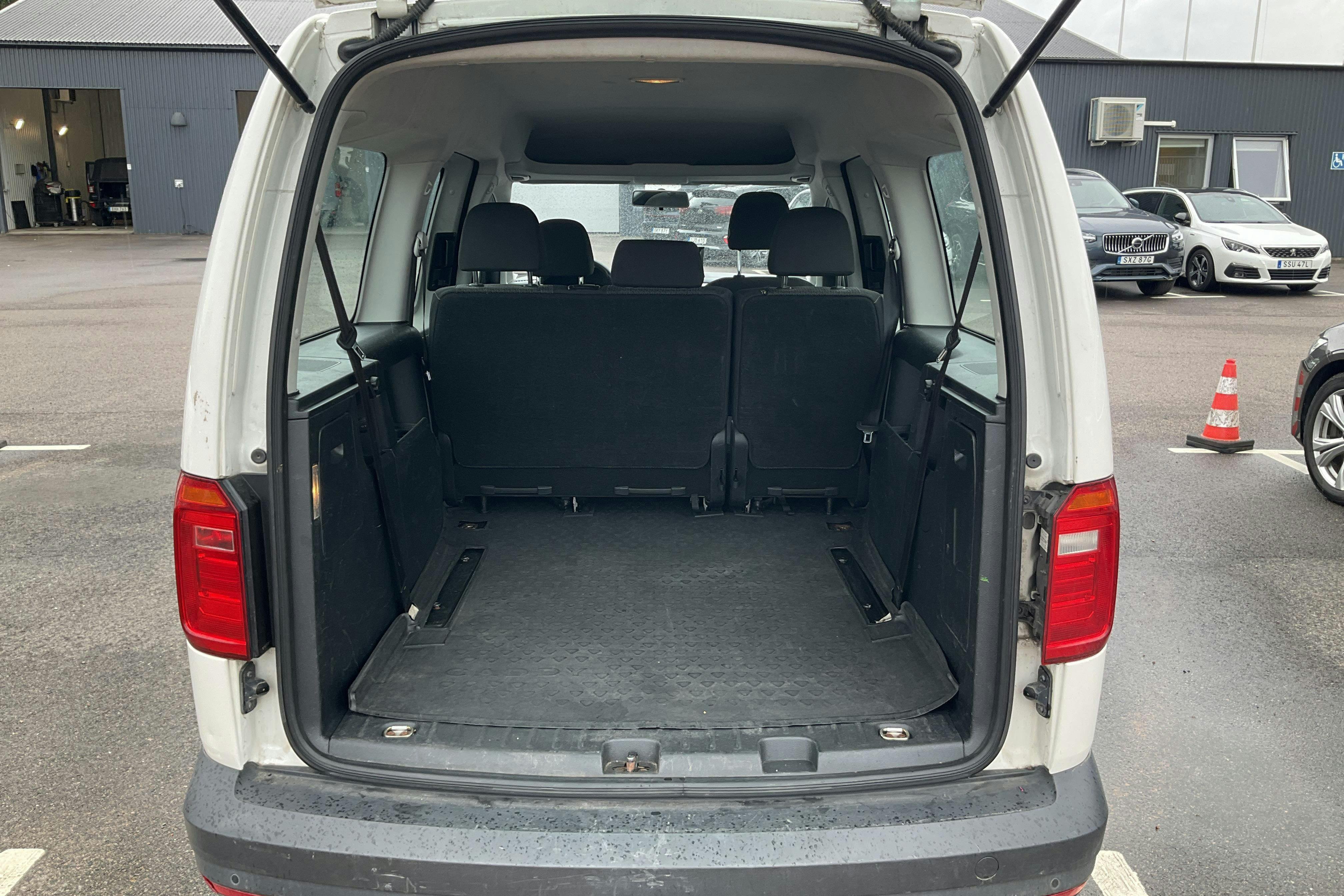 Vehicle Image 10
