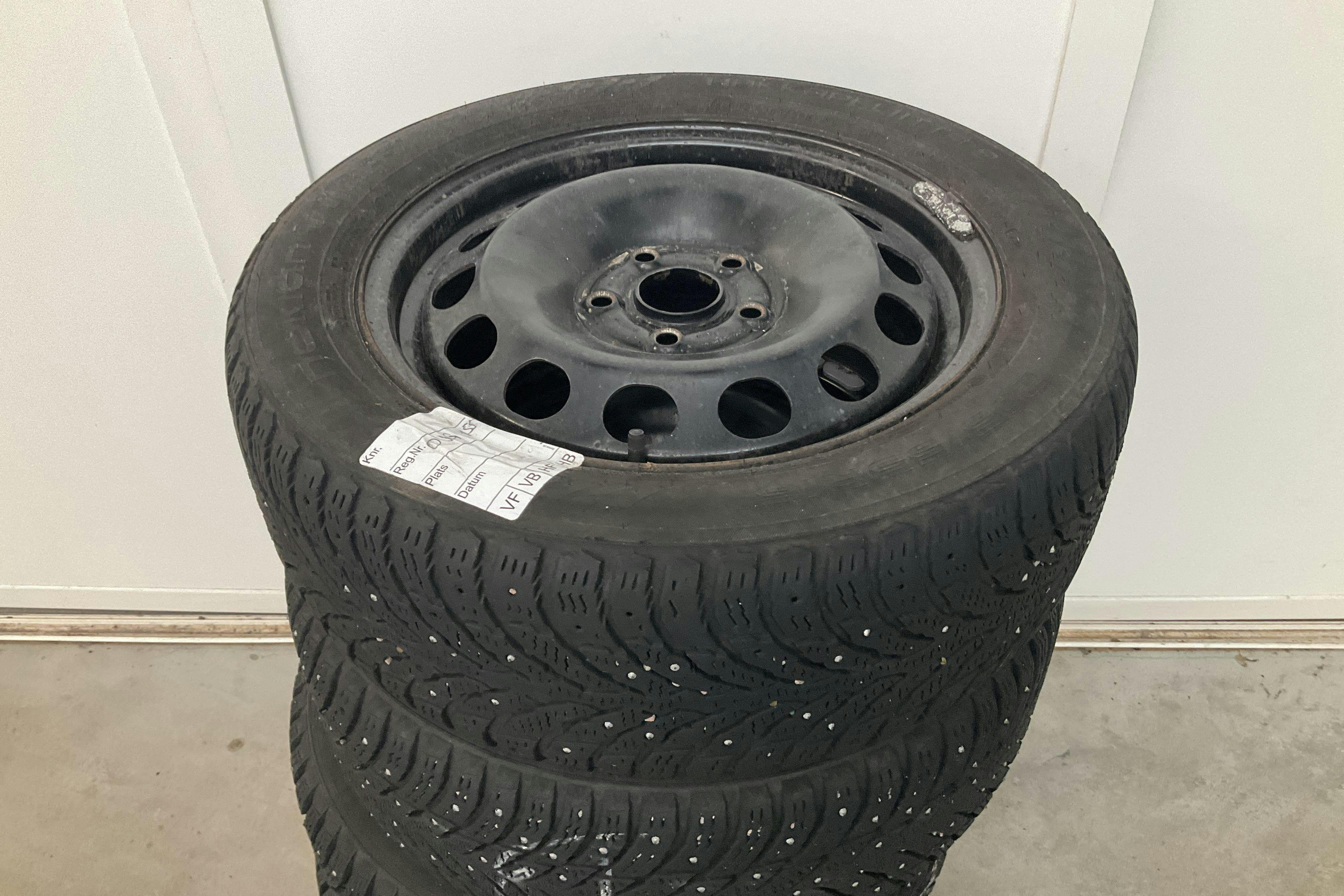 Vehicle Image 12