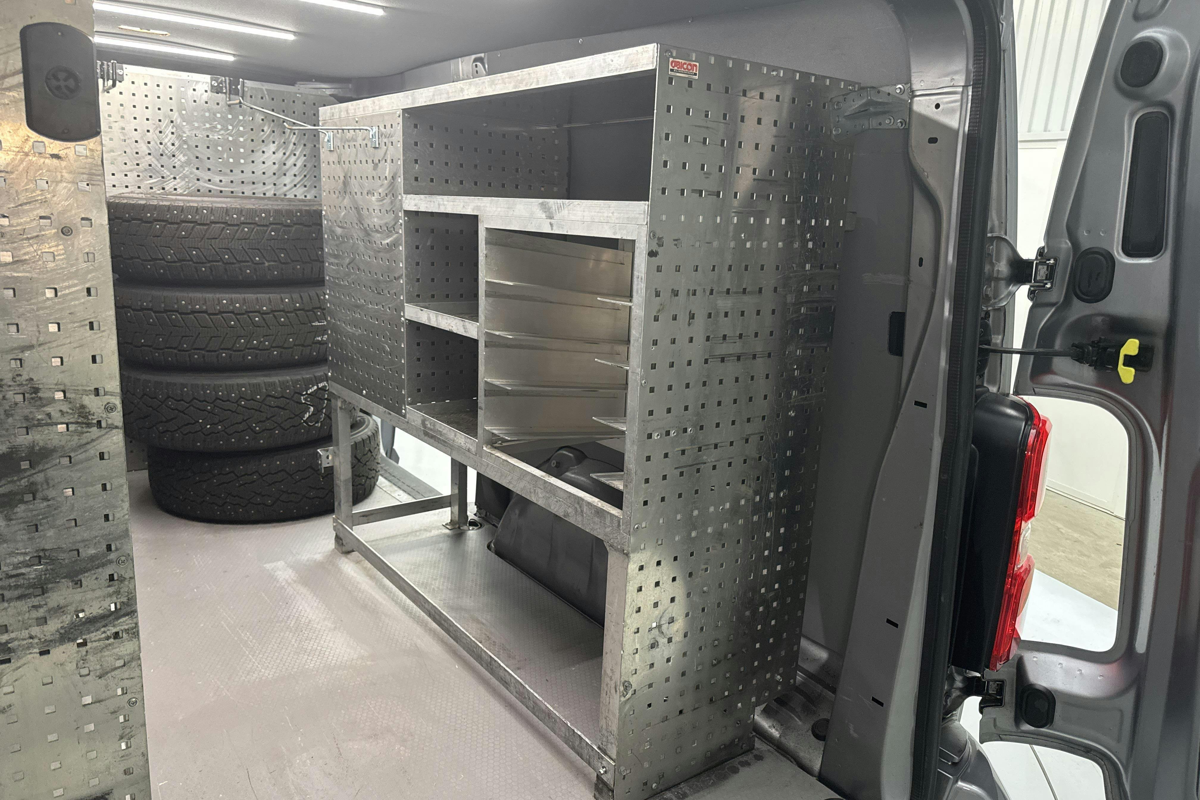Vehicle Image 14