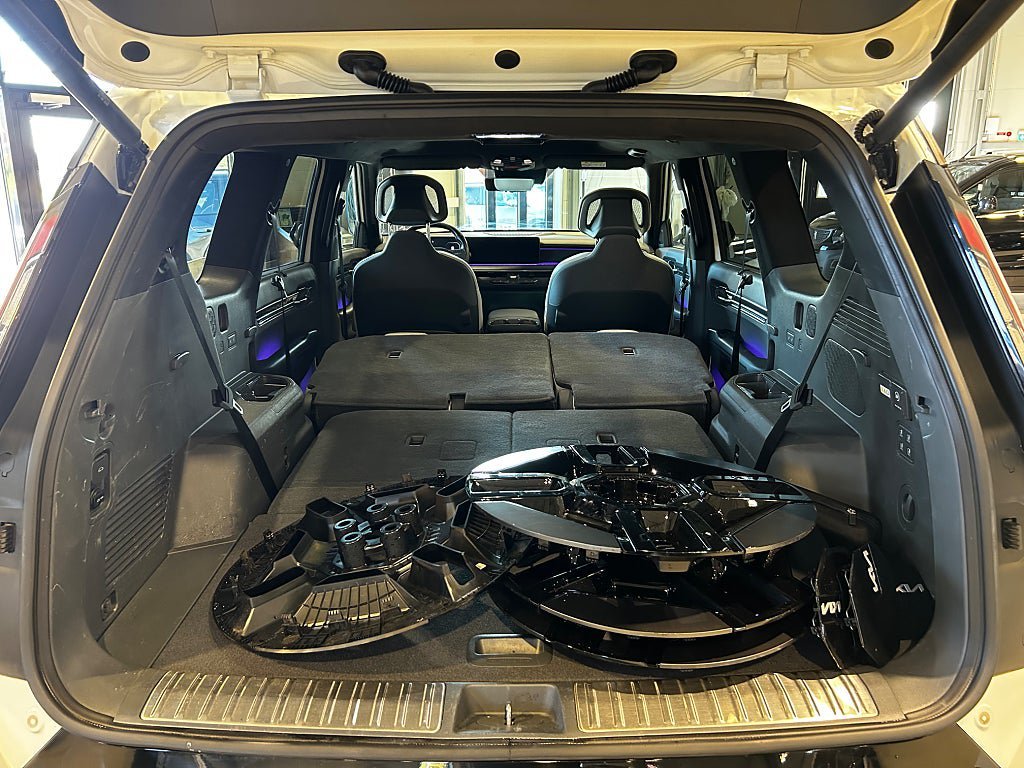 Vehicle Image 9