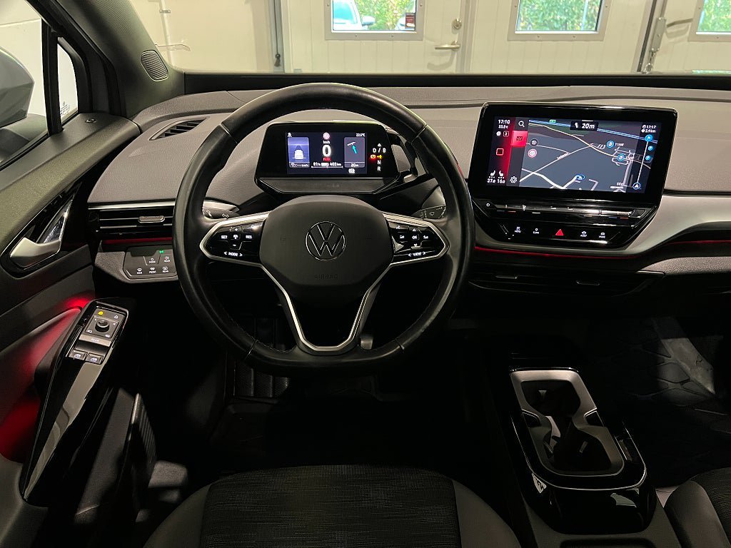 Vehicle Image 16