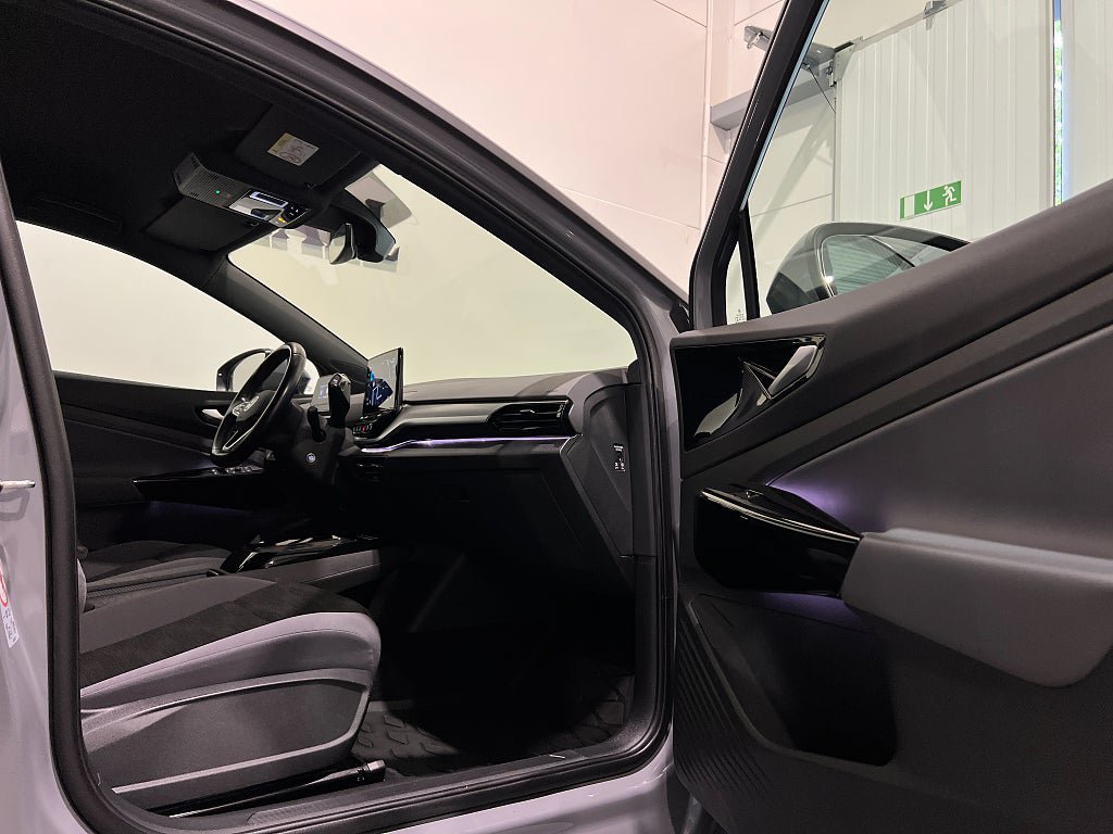 Vehicle Image 23