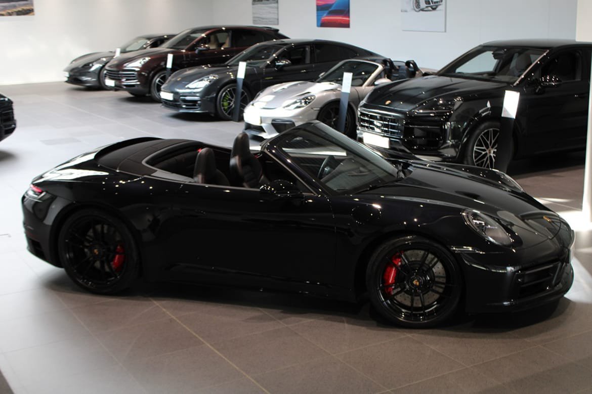 Vehicle Image 8