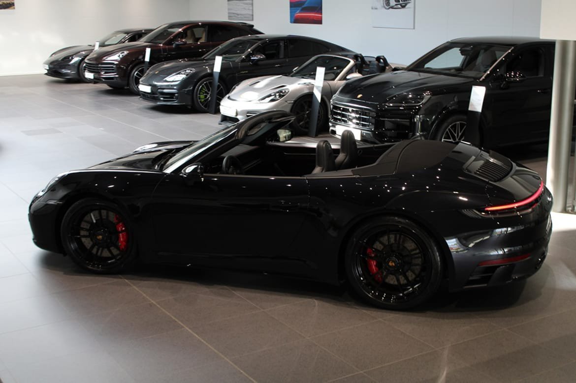Vehicle Image 11