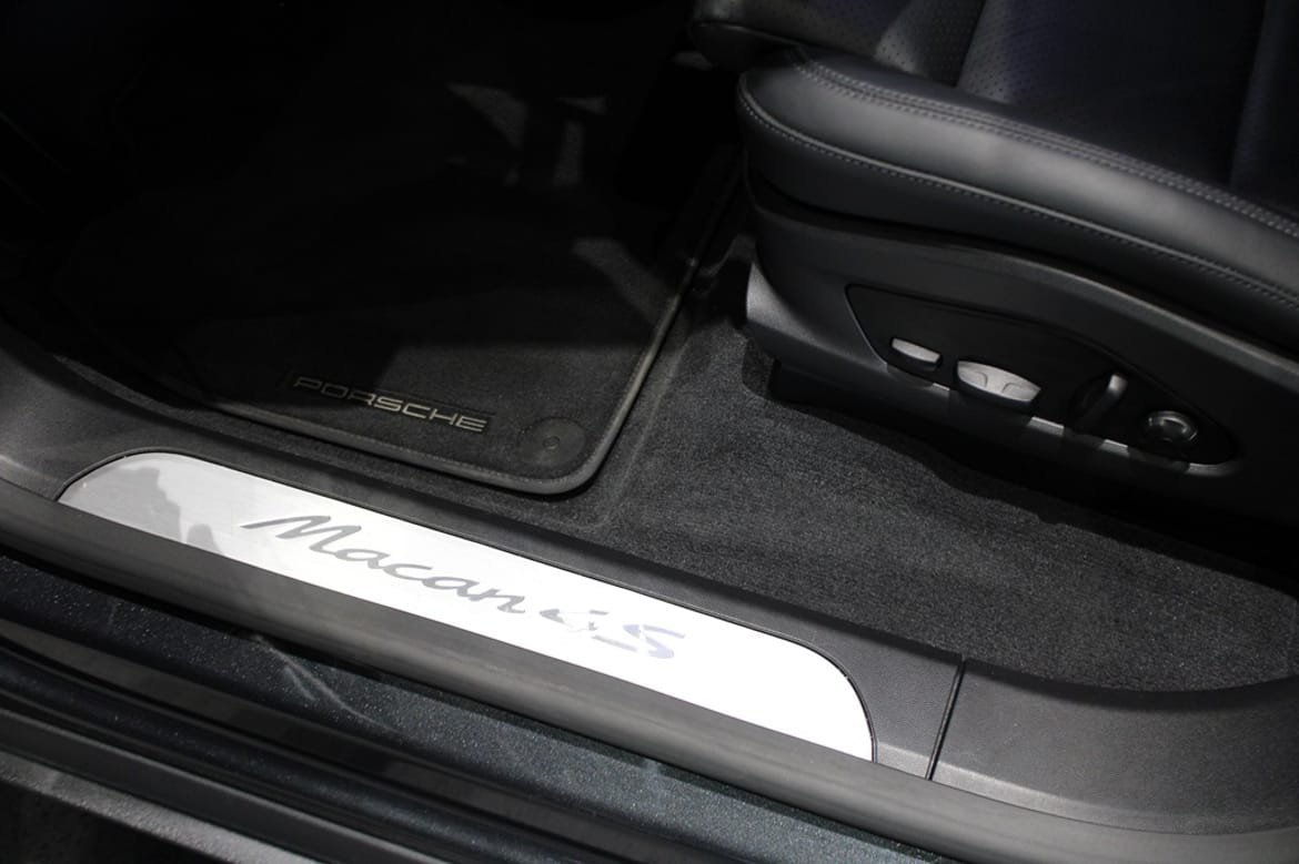 Vehicle Image 13