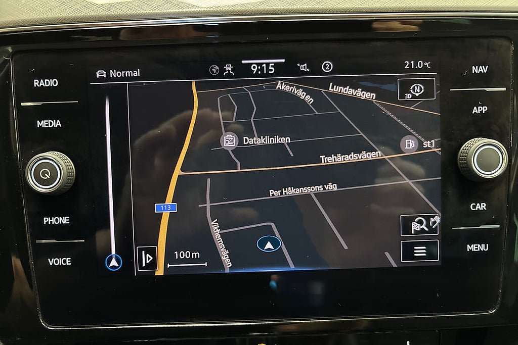 Vehicle Image 16