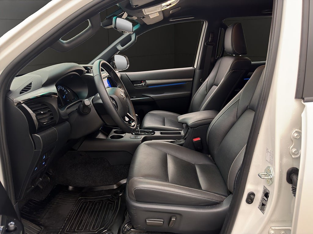 Vehicle Image 15