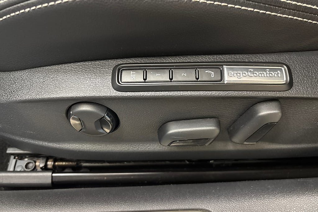 Vehicle Image 26