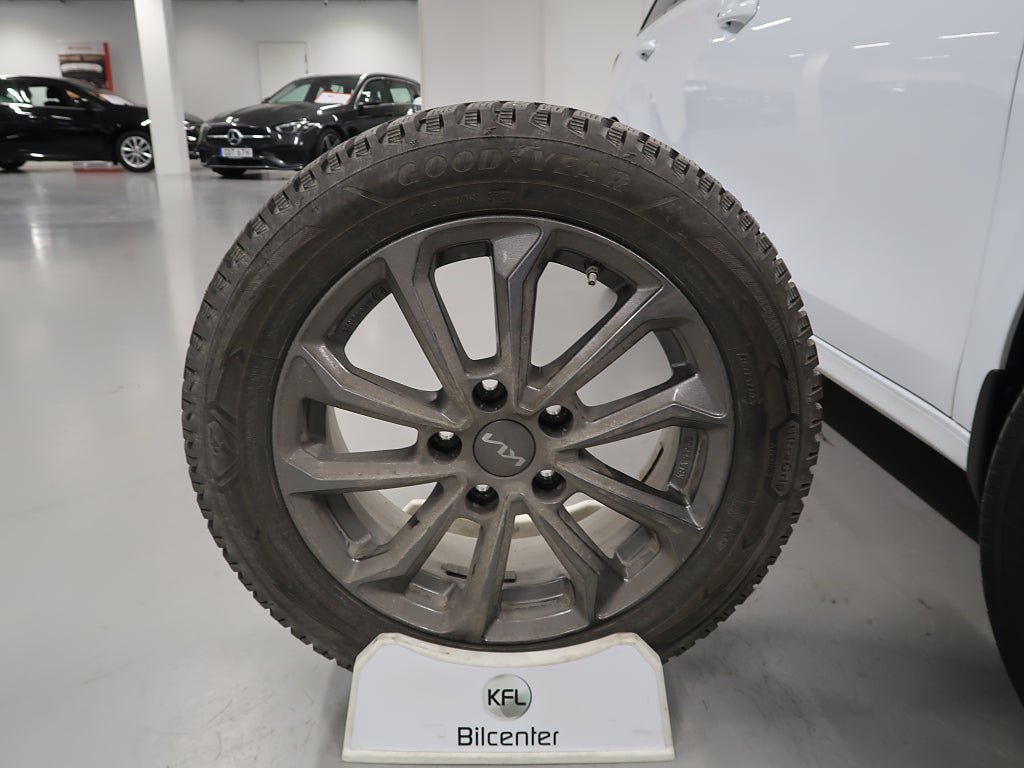 Vehicle Image 13