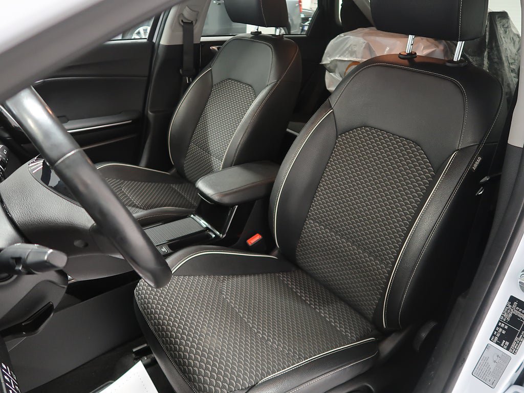 Vehicle Image 18