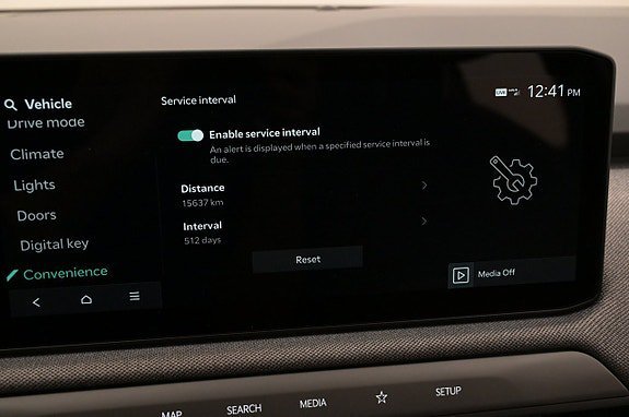 Vehicle Image 12