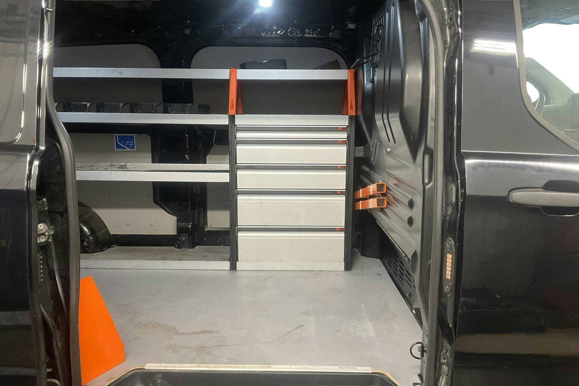 Vehicle Image 8