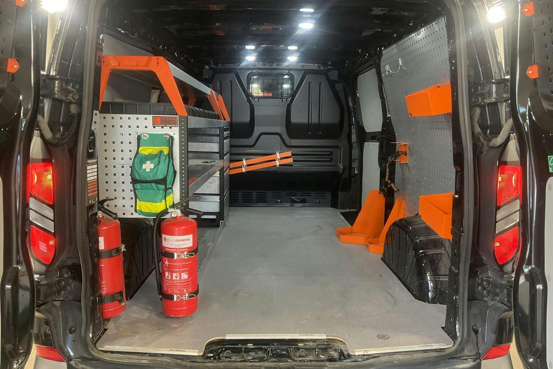 Vehicle Image 9