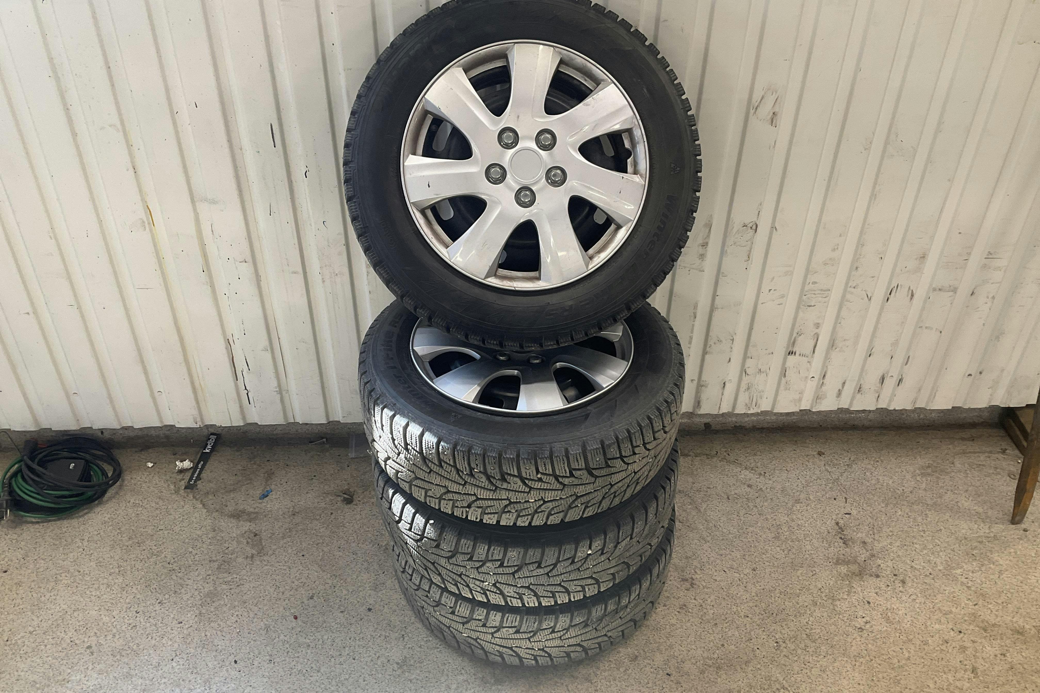 Vehicle Image 12