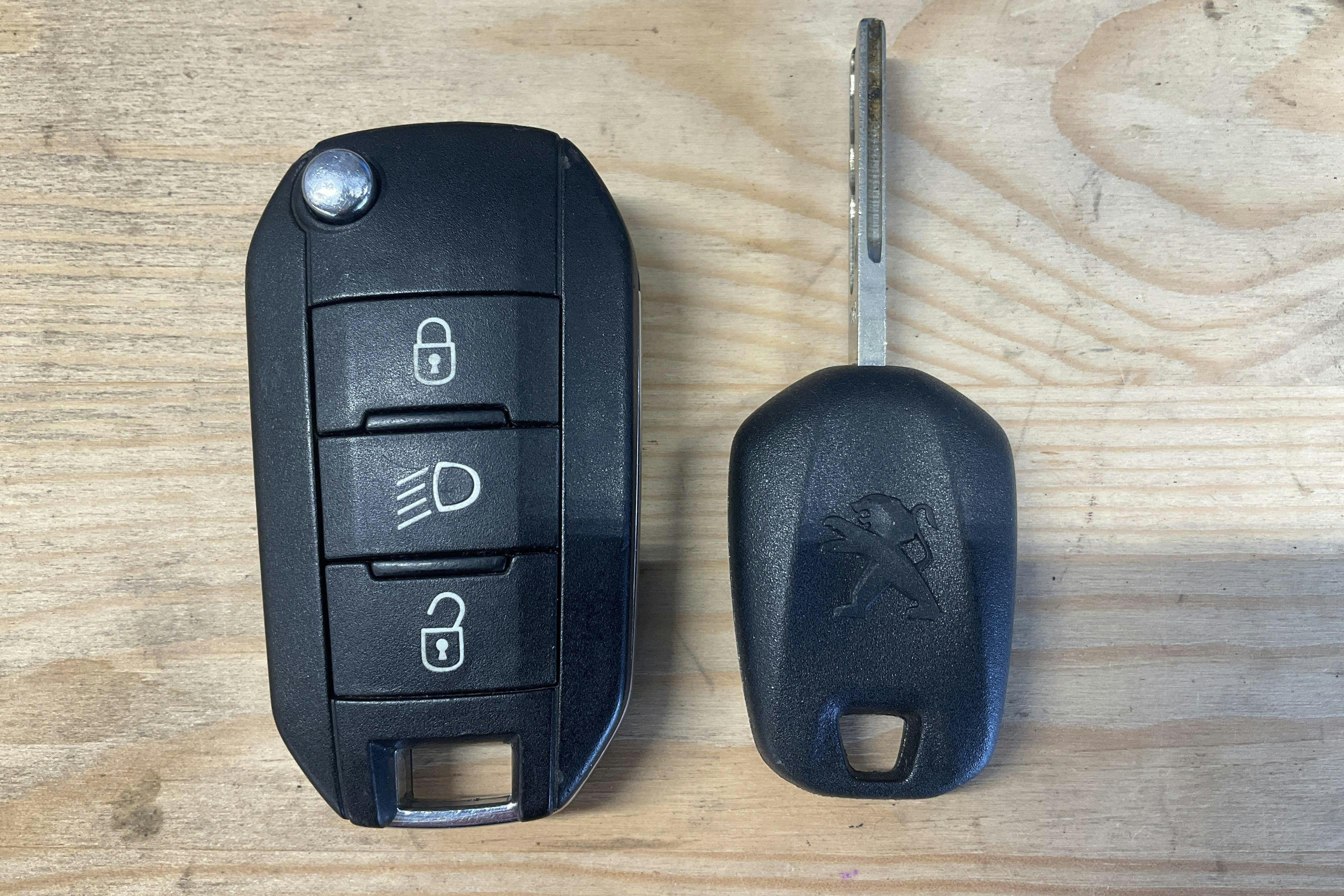 Vehicle Image 13