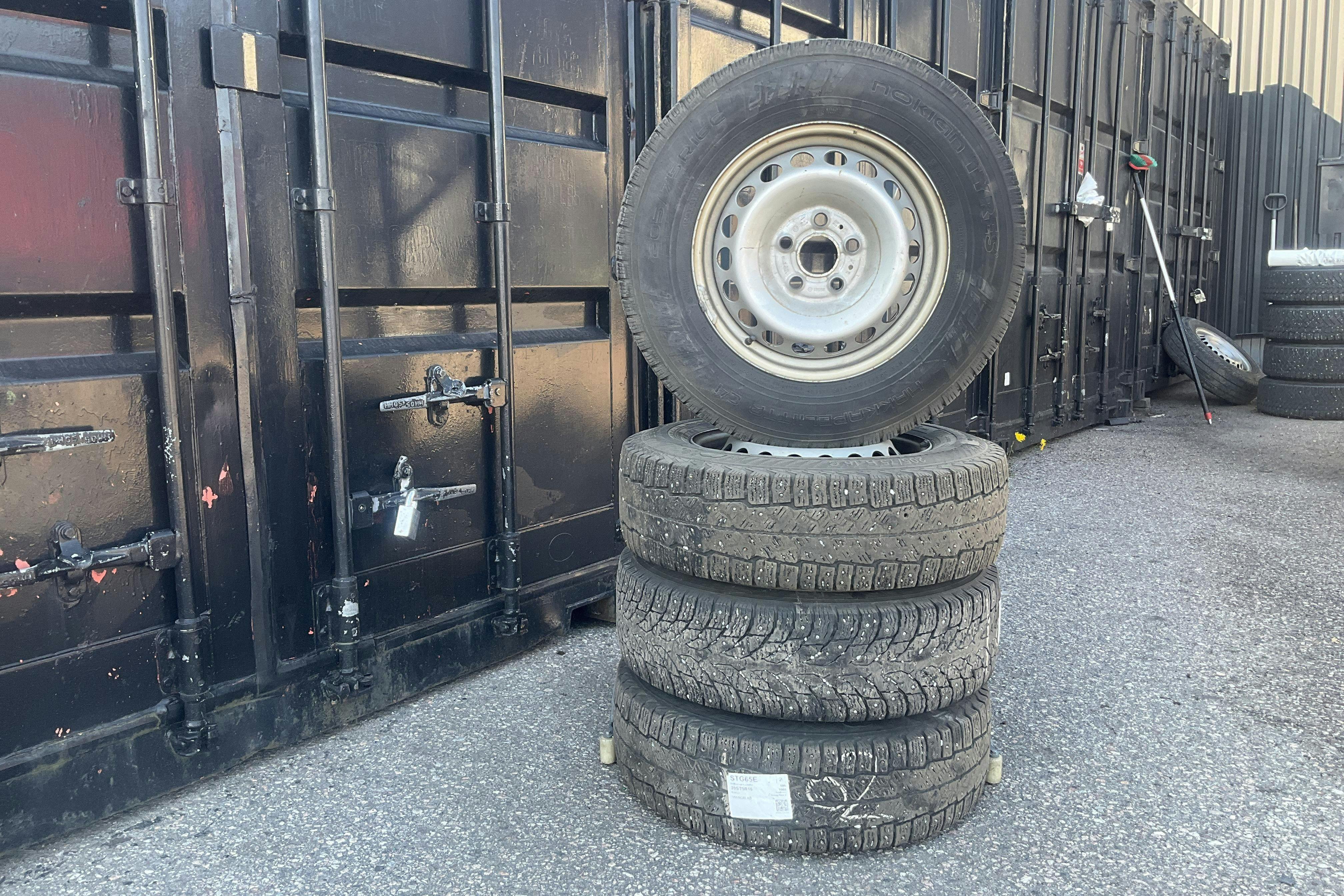 Vehicle Image 21