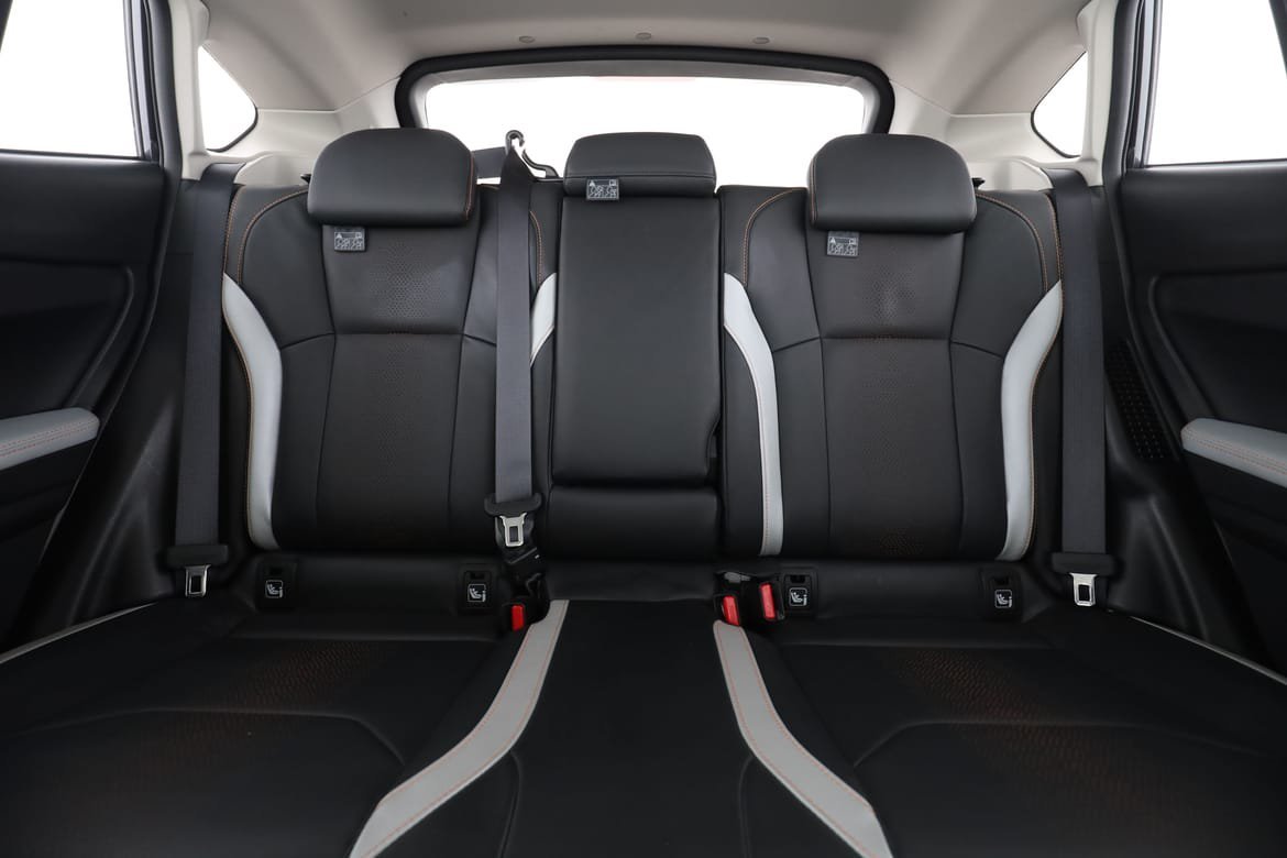 Vehicle Image 16