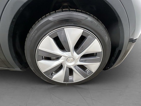 Vehicle Image 32