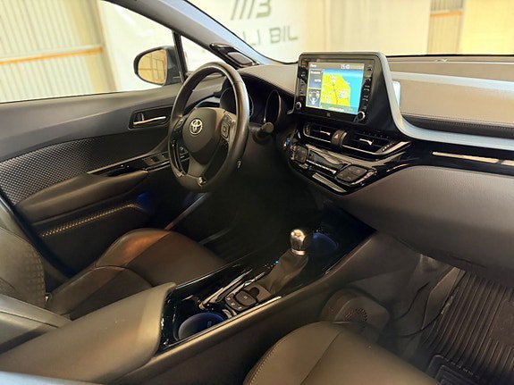 Vehicle Image 11