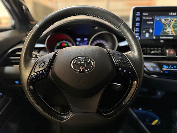 Vehicle Image 16