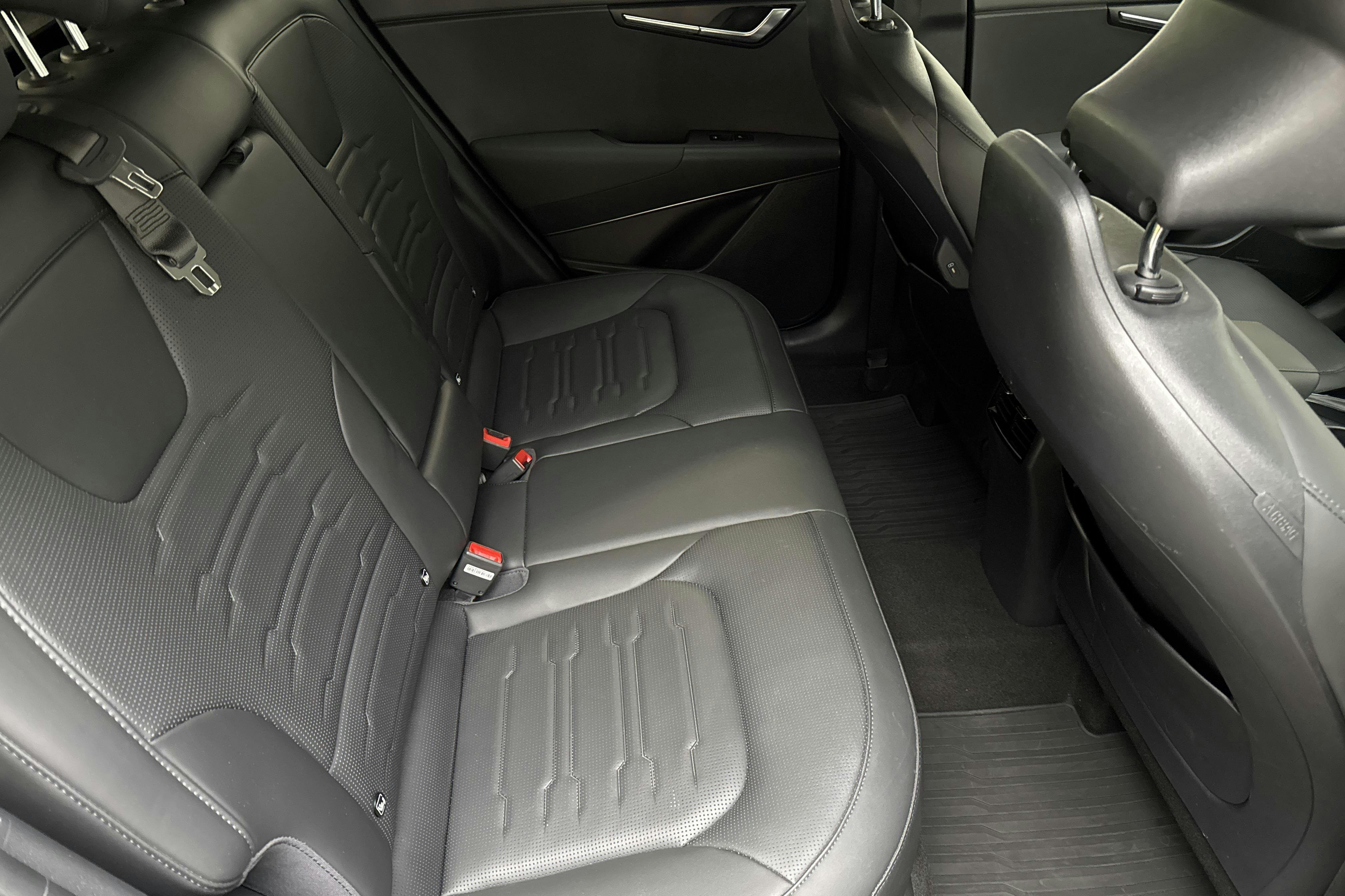 Vehicle Image 8