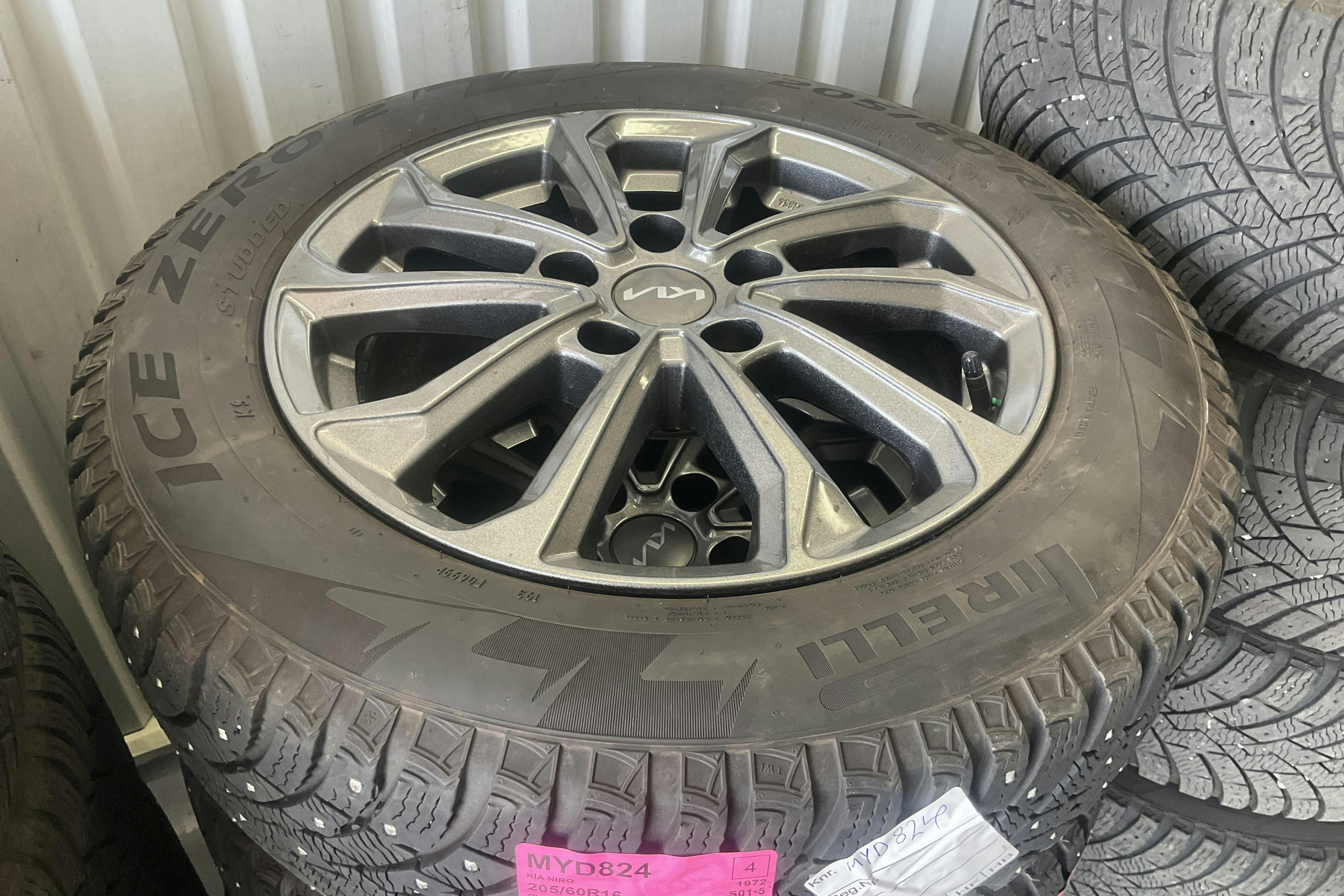 Vehicle Image 18