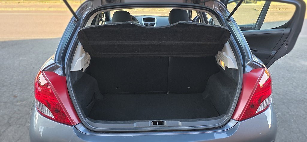 Vehicle Image 11
