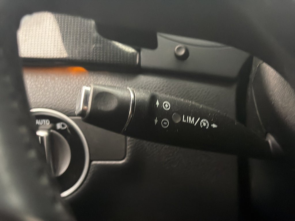Vehicle Image 26