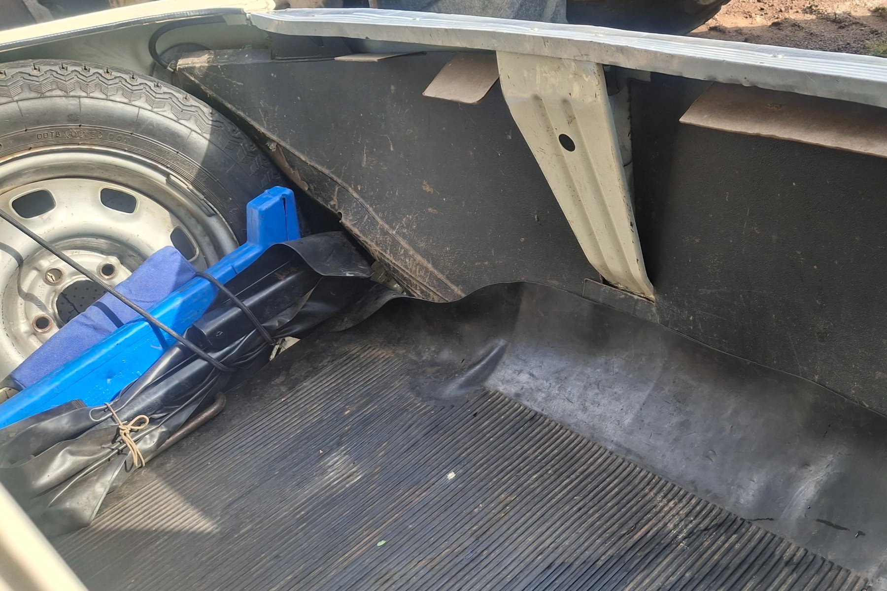 Vehicle Image 30
