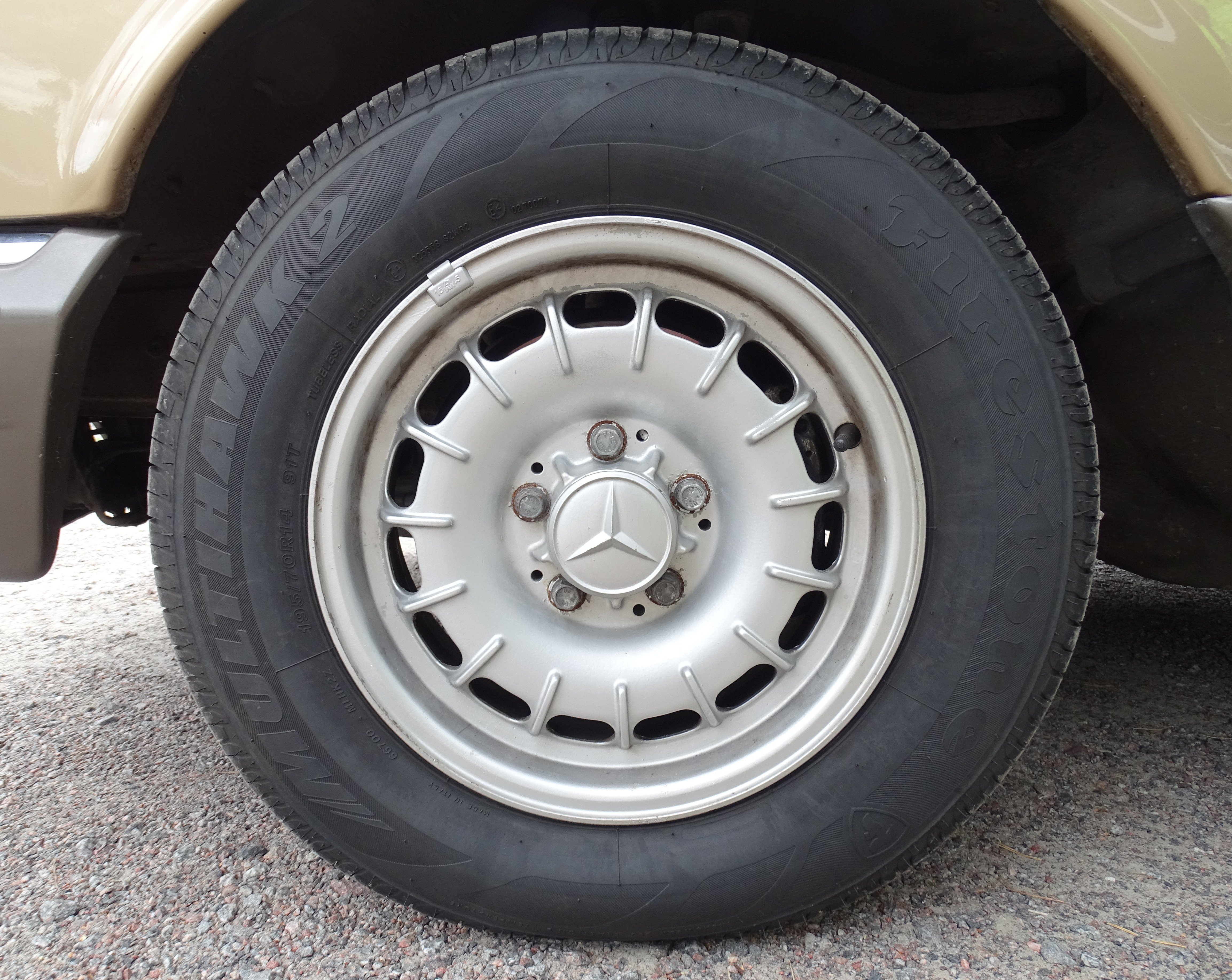Vehicle Image 17